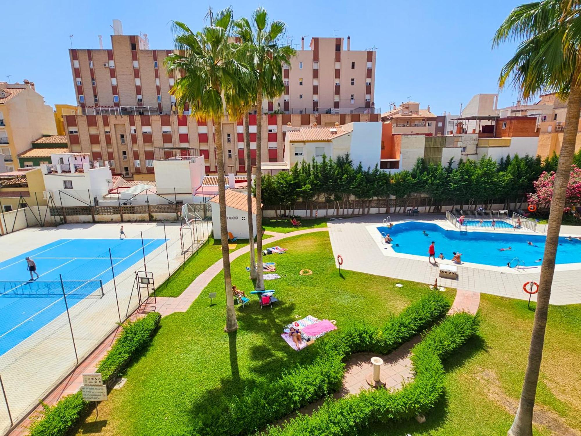 Plazamar Palace Center - Alojamientos La Torre Torre Del Mar Dış mekan fotoğraf